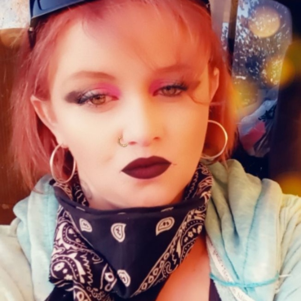 Meet your Posher, Crystal